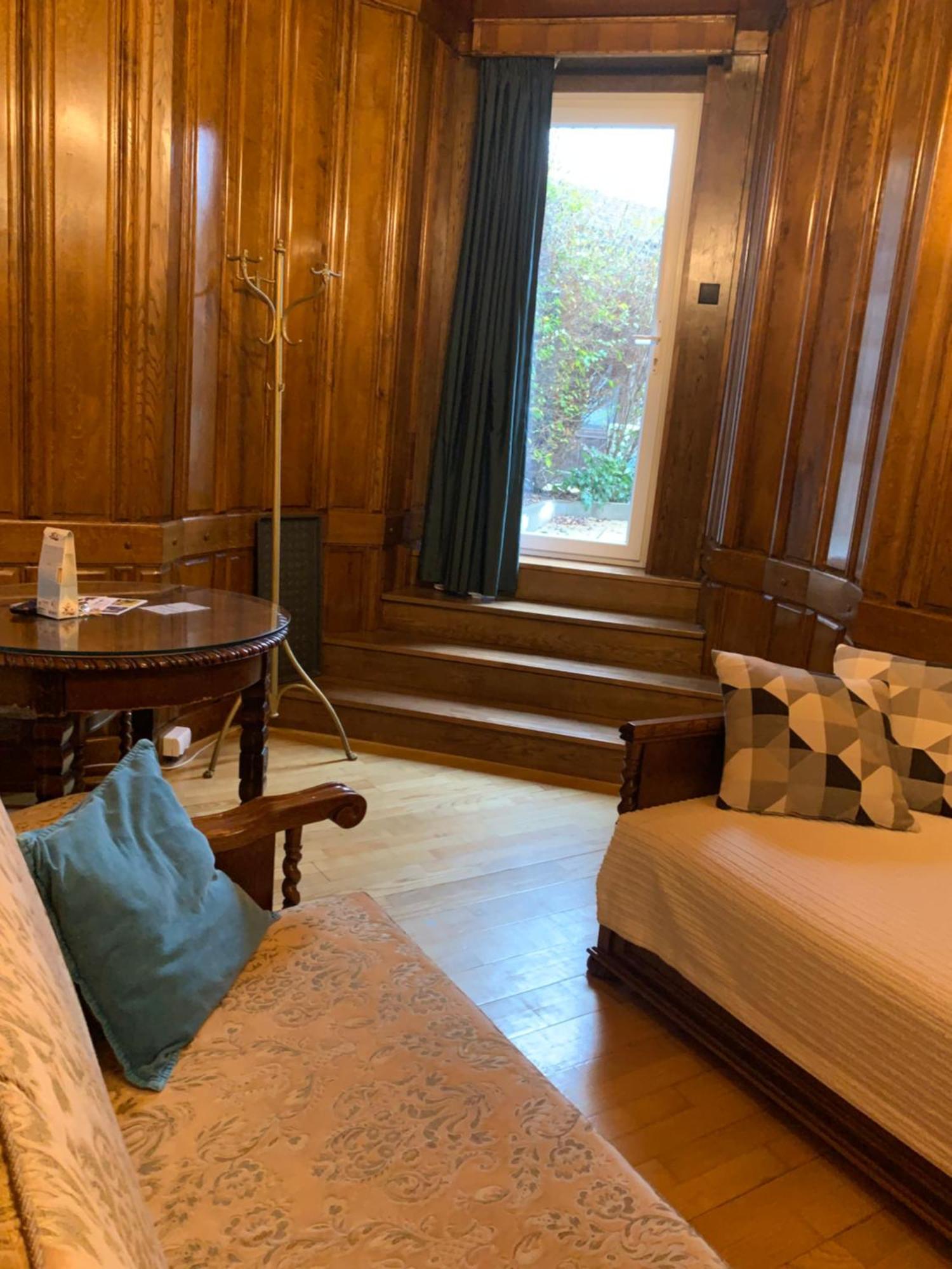 Bed and Breakfast Kalmár Panzió Budapest Esterno foto